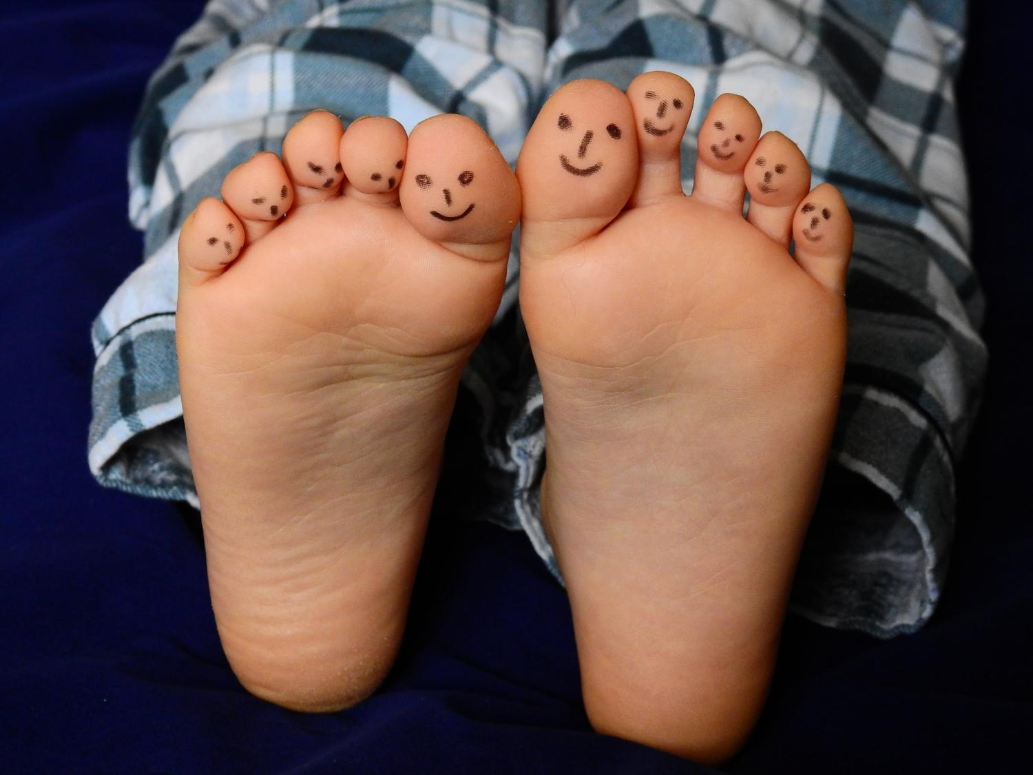 feet-2358333_by_bru-no_pixabay_pfarrbriefservice.jpg